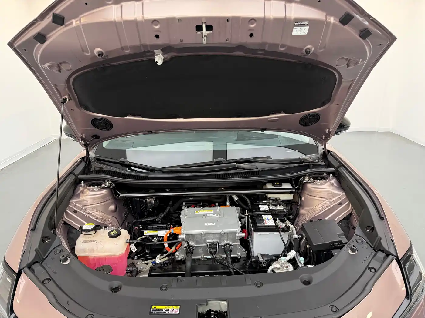 Toyota bZ3 2023 616km Long Range Premium фото 13