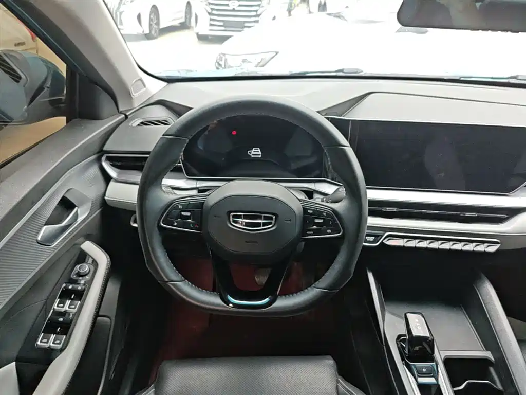 Фото 11 - Geely Binrui