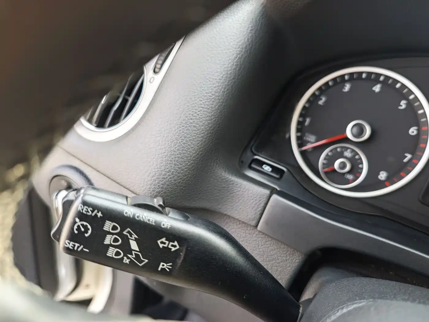 Volkswagen Tiguan 2012 1.8TSI Automatic 4WD Elite Edition фото 11