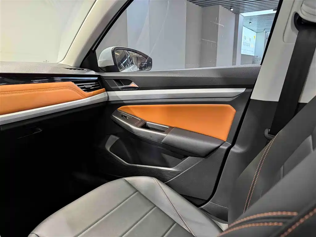 Volkswagen Bora 2025 Facelift 200TSI DSG Navigation Edition фото 25