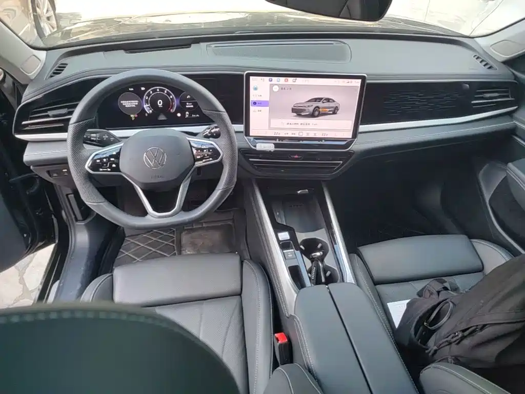 Volkswagen Passat 2025 2025 Pro 380TSI Dragon Glory Edition
