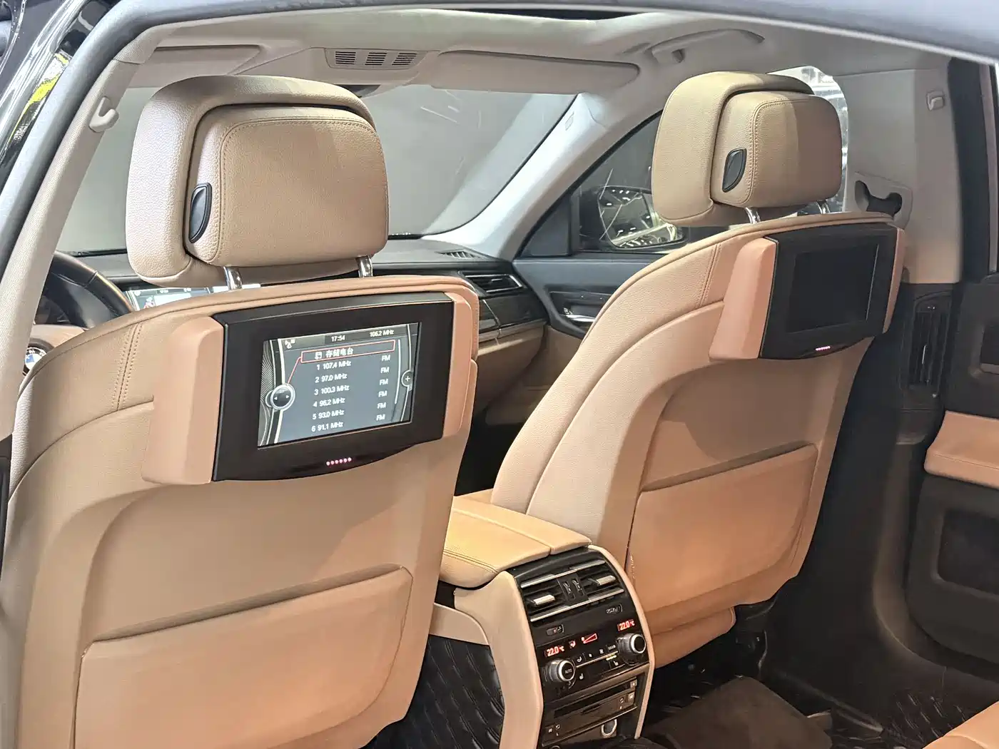 BMW 7 Series 2009 Model 740Li Leading Edition фото 19
