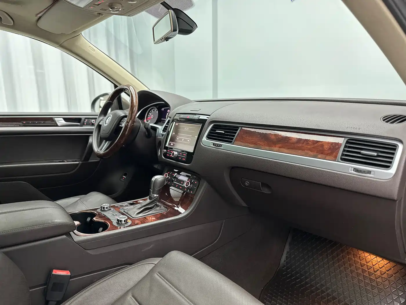 Volkswagen Touareg 2011 3.0TSI Premium фото 40