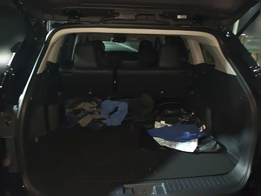 Photo 15 - Toyota Highlander