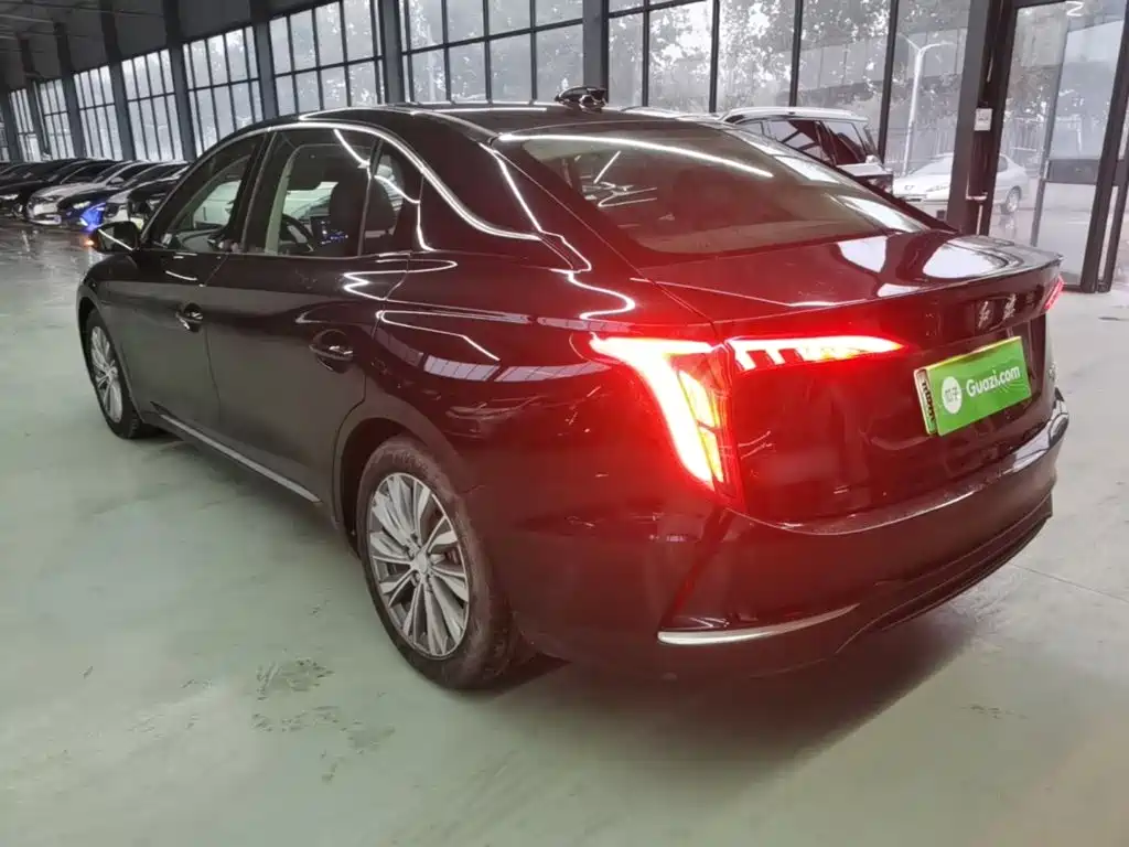 Photo 5 - Hongqi E-QM5