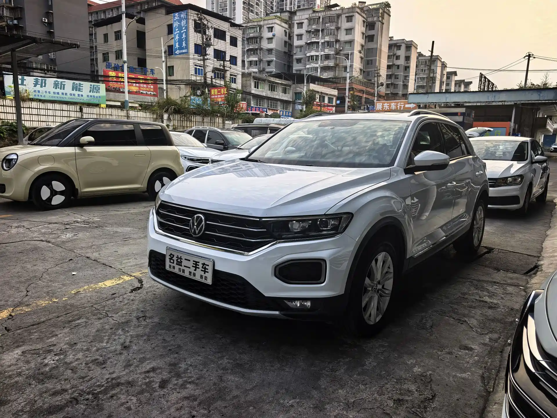 صورة 2 - Volkswagen T-ROC