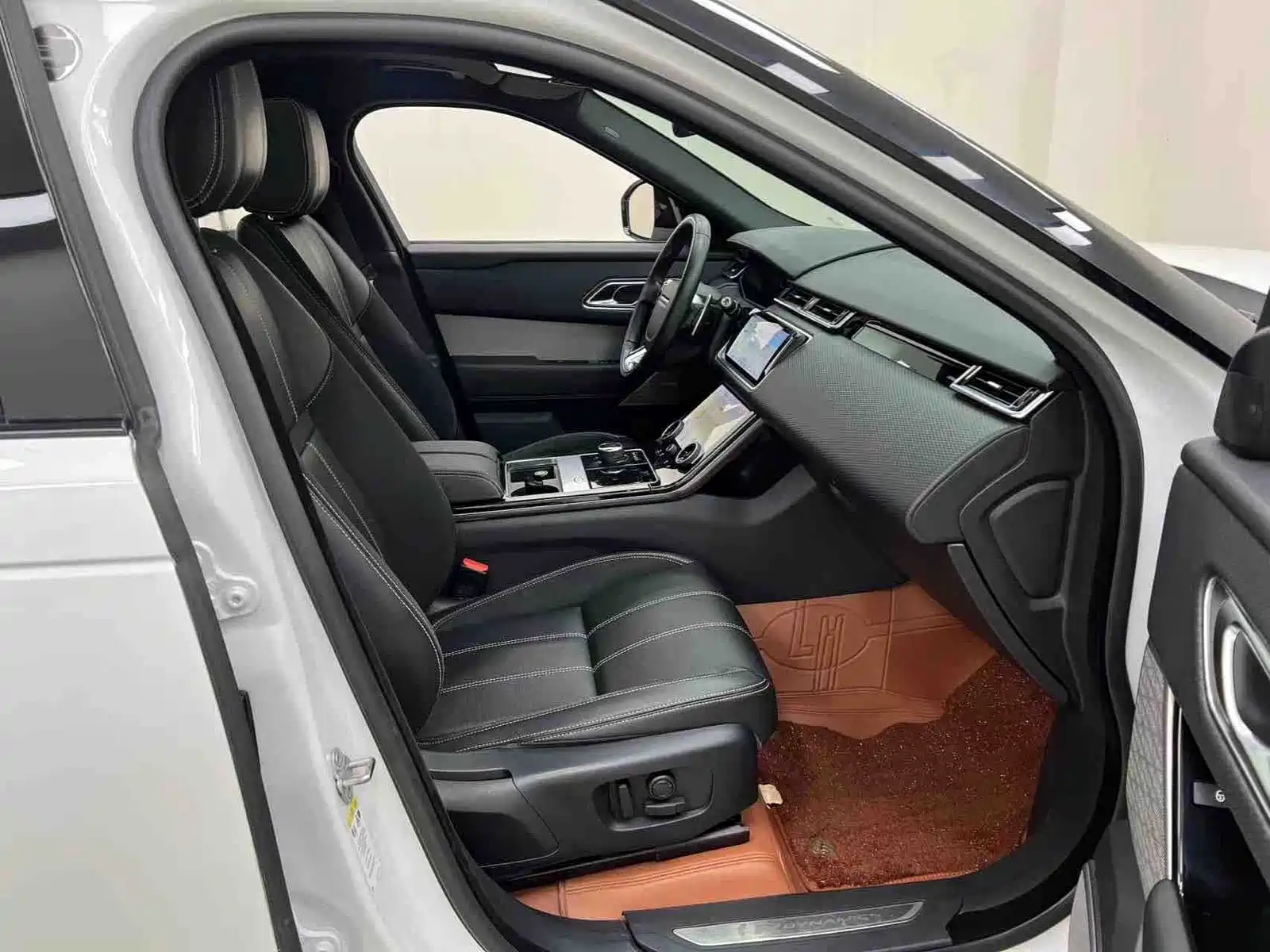 Фото 25 - Land Rover Range Rover Velar