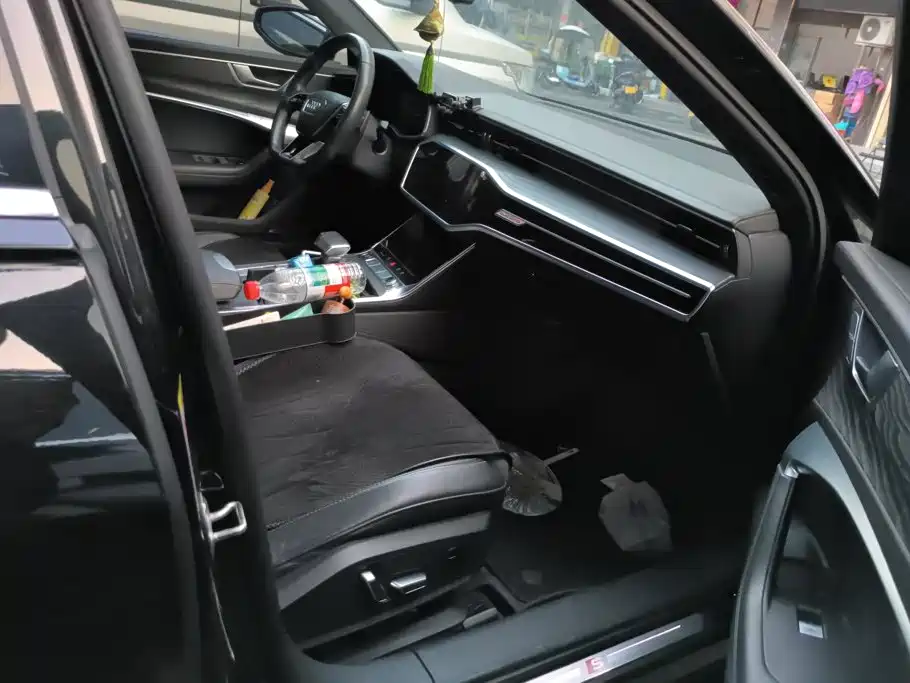 Photo 8 - Audi A6L