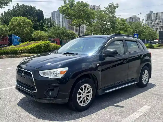  Mitsubishi ASX 2015 2.0L CVT 2WD Elite Edition