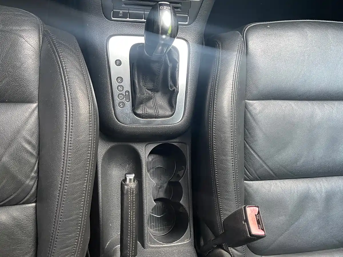 Volkswagen Golf (Import) 2011 1.4TSI Cross Golf фото 11