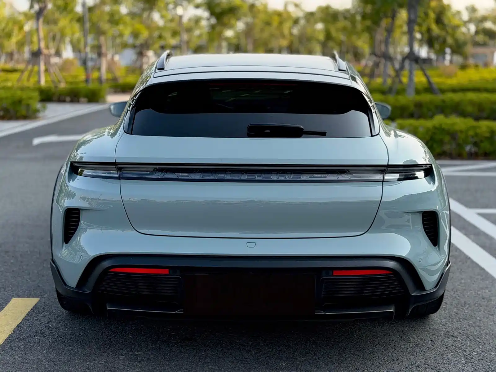 Фото 7 - Porsche Taycan