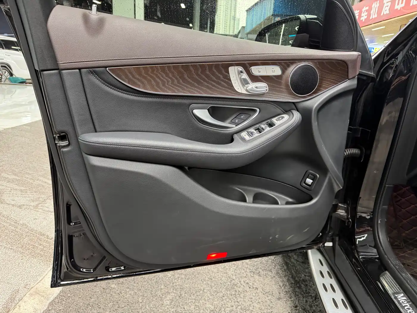 Mercedes-Benz GLC 2020 GLC 300 L 4MATIC Dynamic фото 7