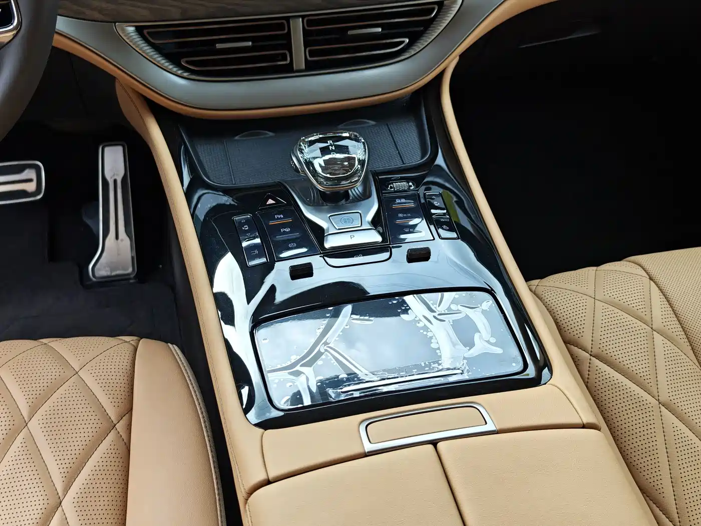 Denza D9 2026 2025 DM-i Smart Driving Edition 1020 AWD Flagship