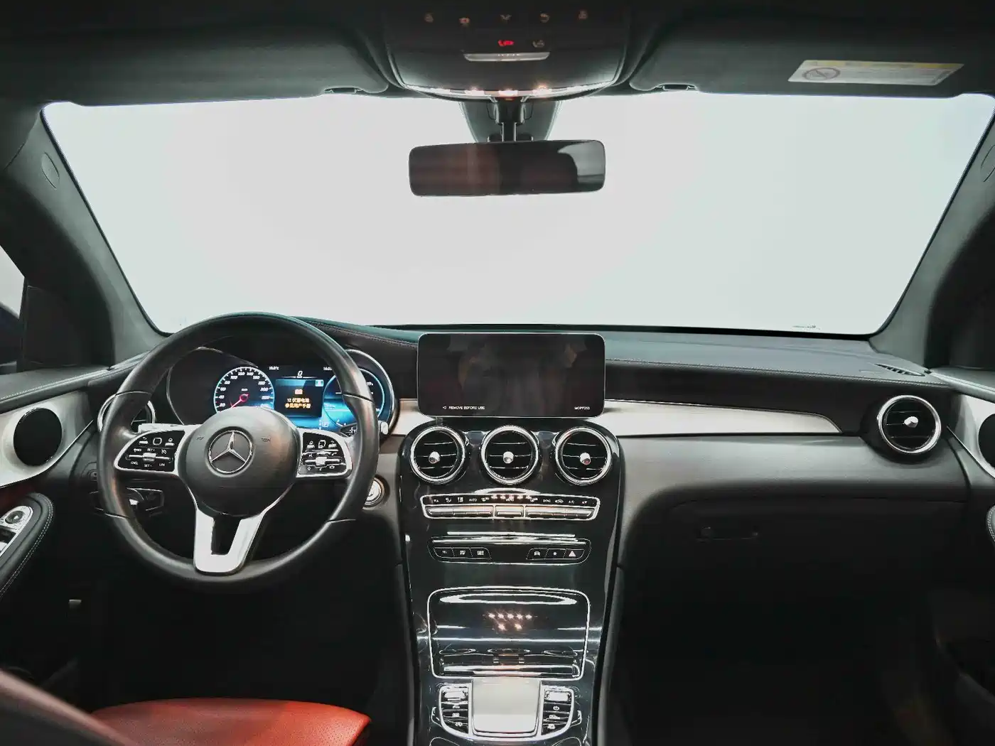 Mercedes-Benz GLC Coupe 2023 Model GLC 260 4MATIC Coupe SUV фото 31
