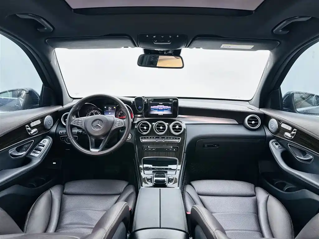 Mercedes-Benz GLC 2017 GLC 260 4MATIC Luxury фото 15