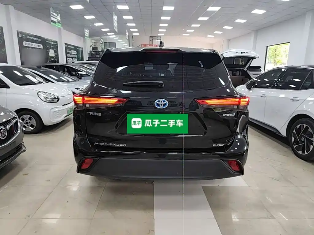 Photo 4 - Toyota Highlander