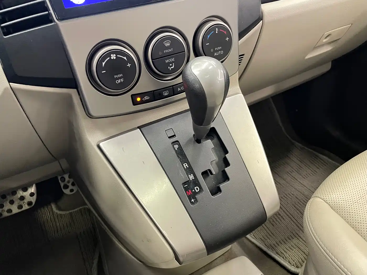 Mazda Mazda5 2010 2008 2.0 Automatic Luxury Edition