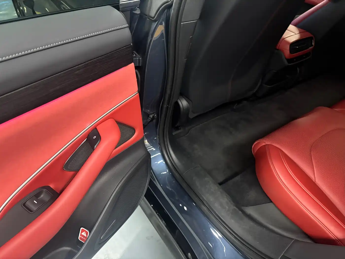 XIAOMI CAR XIAOMI SU7