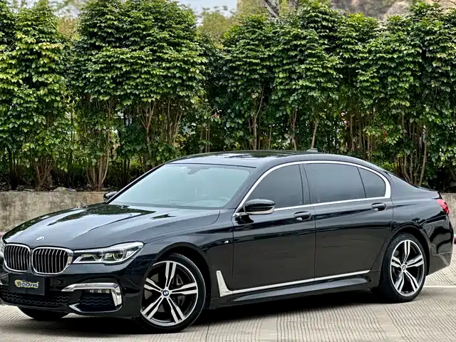 BMW 7 SERIES