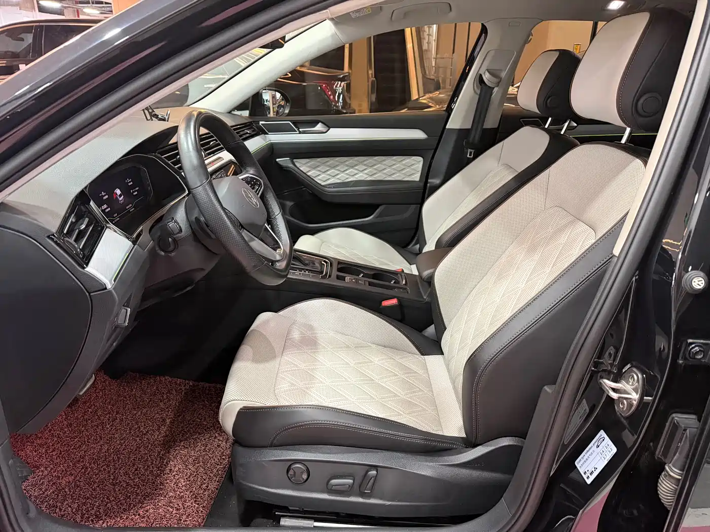 Volkswagen Magotan 2023 Model 2 Million Commemorative Edition 330TSI DSG Luxury фото 4