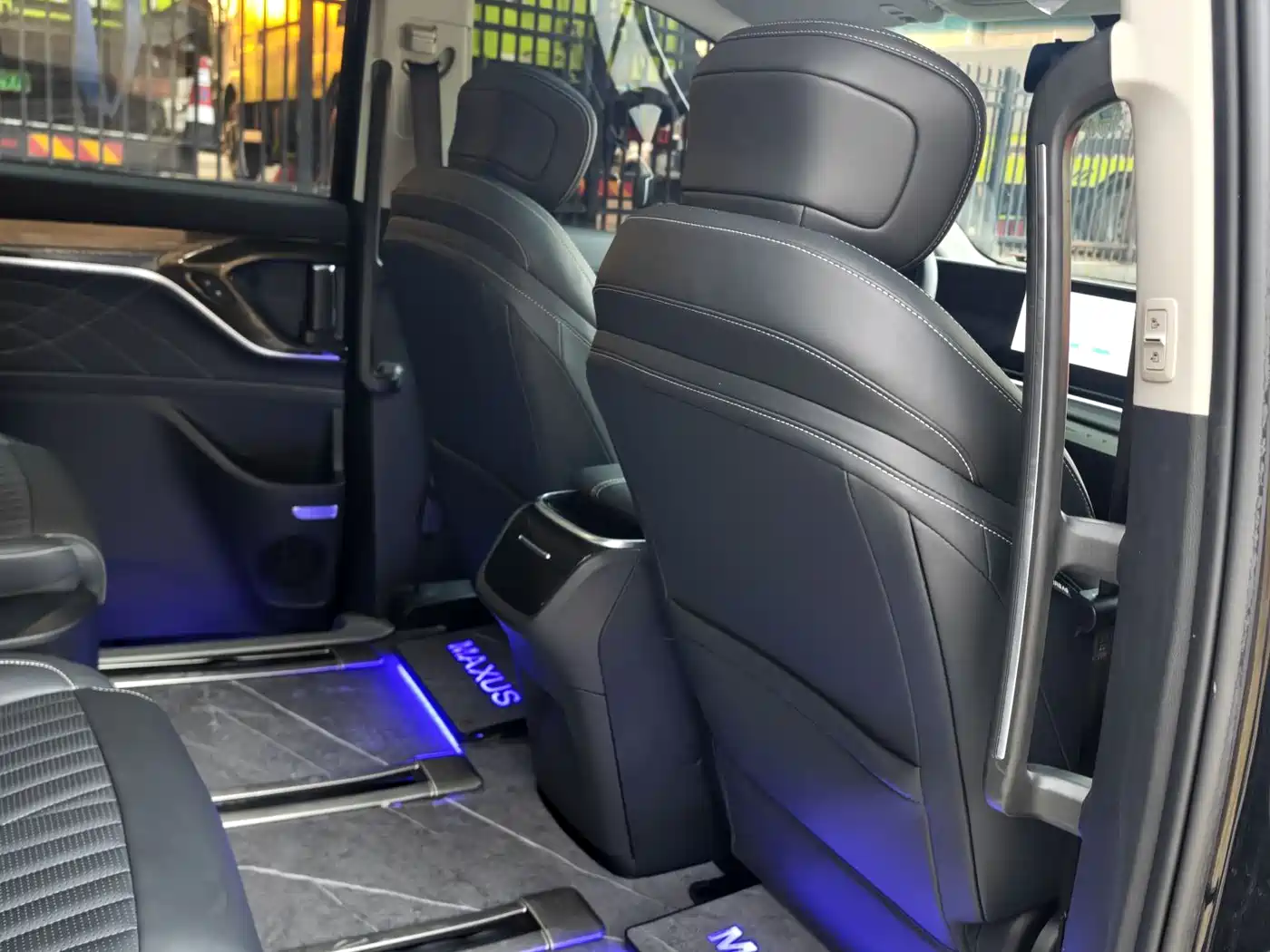SAIC Maxus Maxus G90 2024 2.0T Stellar 7-Seater фото 11