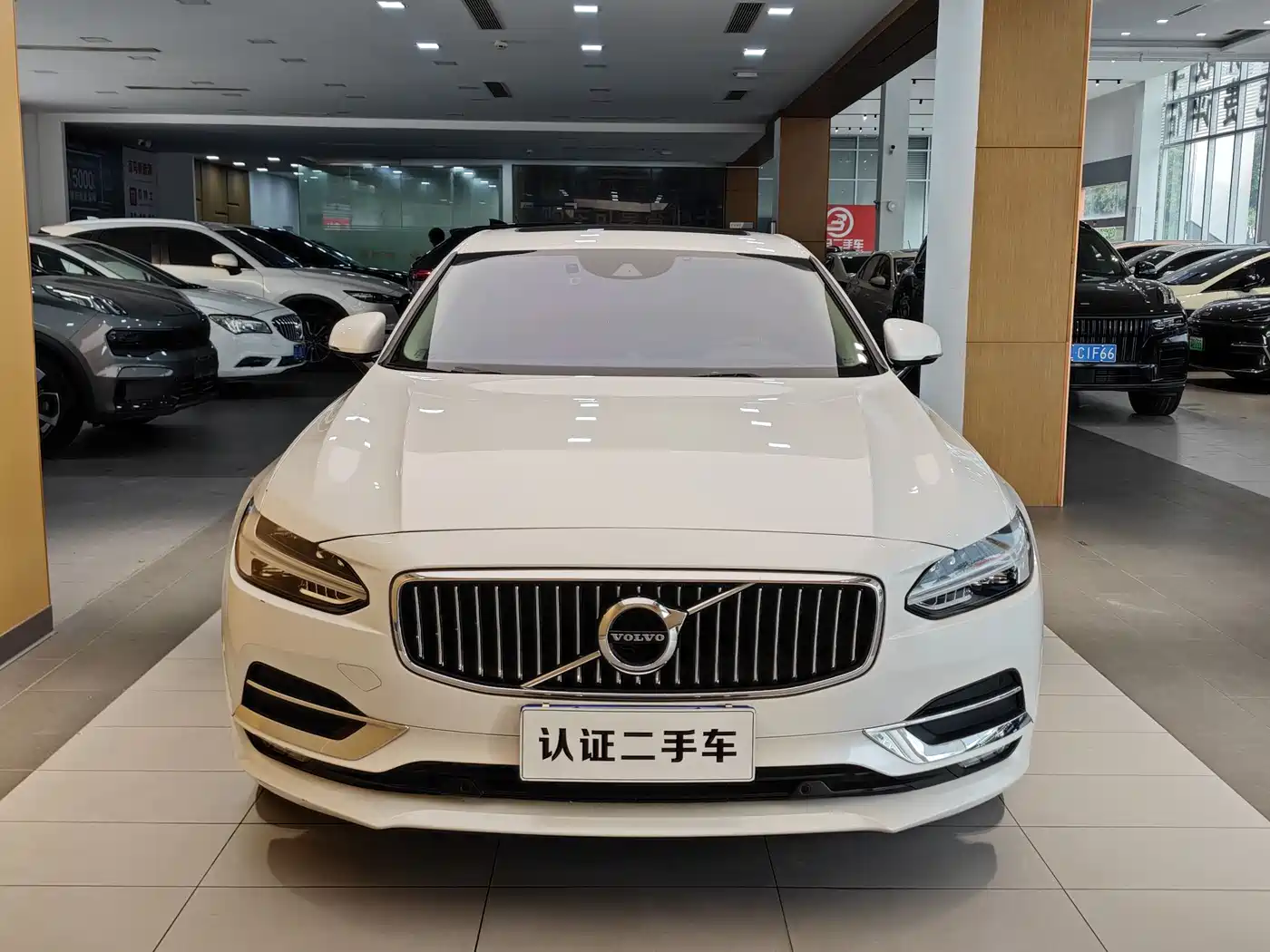 Фото 4 - Volvo S90