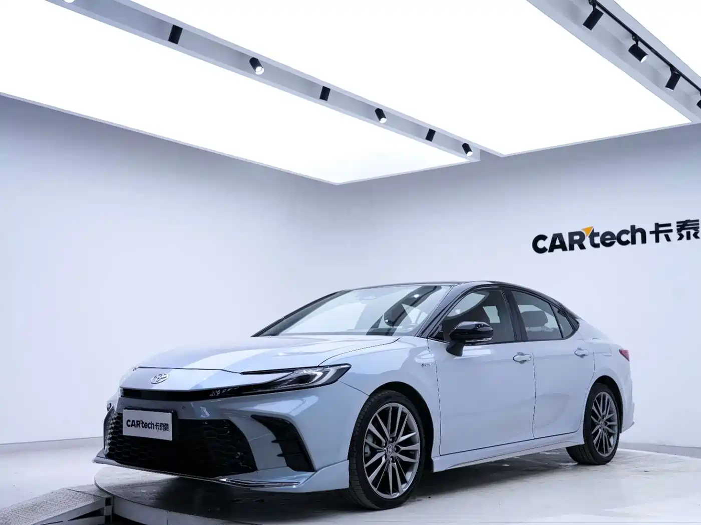 Toyota Camry 2024 Model Dual Hybrid 2.0HXS Sport Plus Edition фото 7