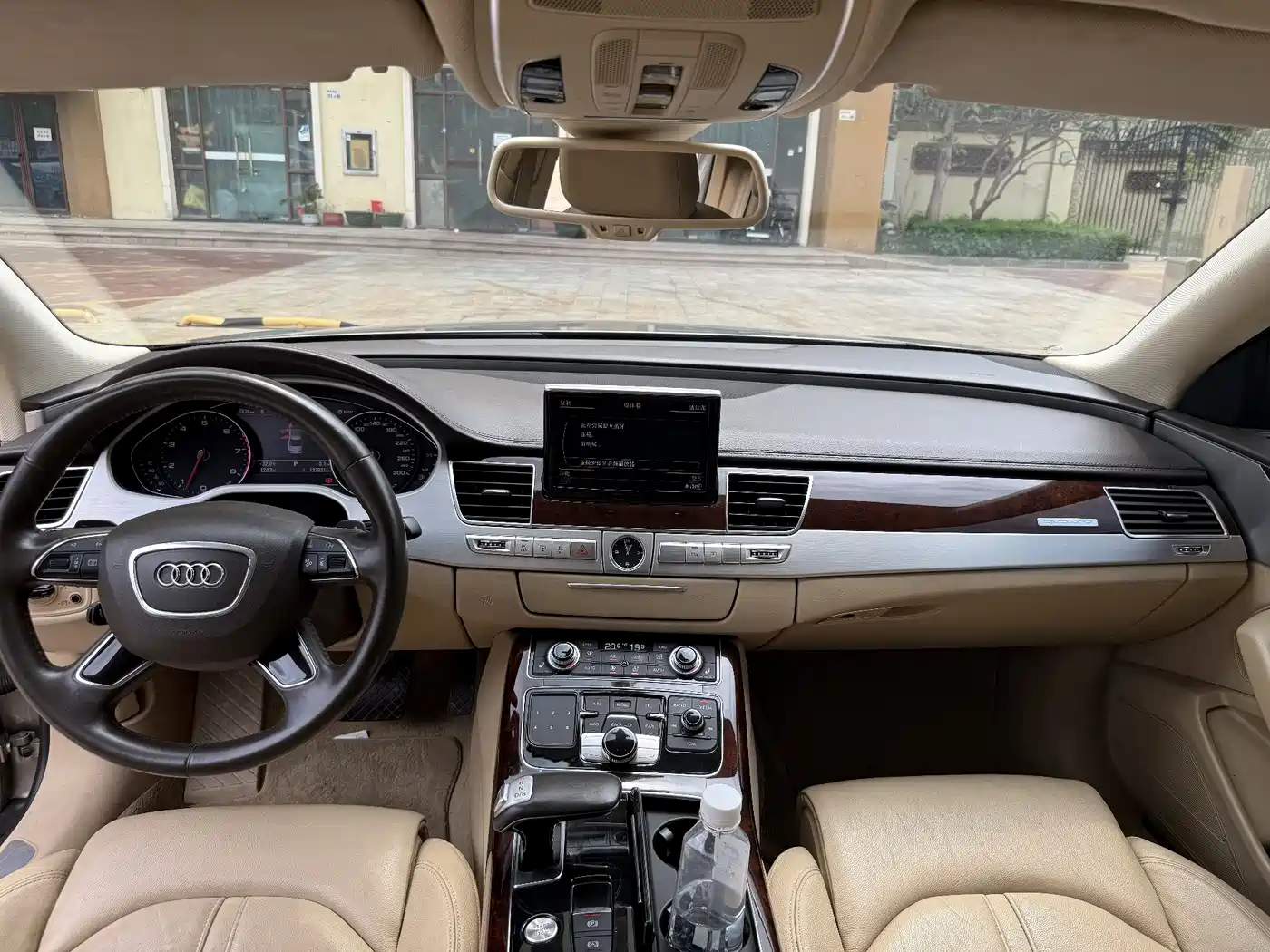 Audi A8 2012 A8L 45 TFSI quattro Comfort фото 5
