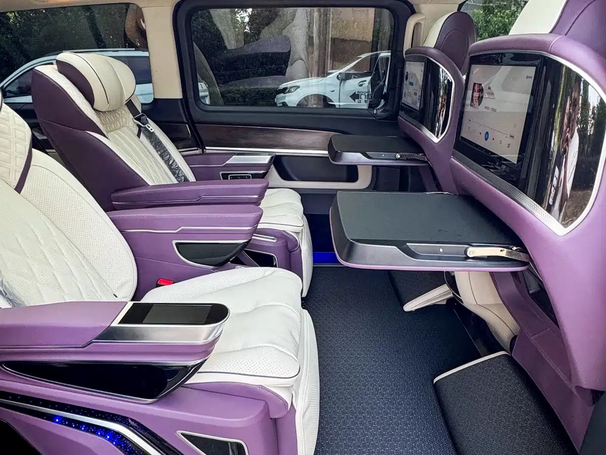 Mercedes-Benz V-Class 2022 V 260 Pilot Edition фото 23