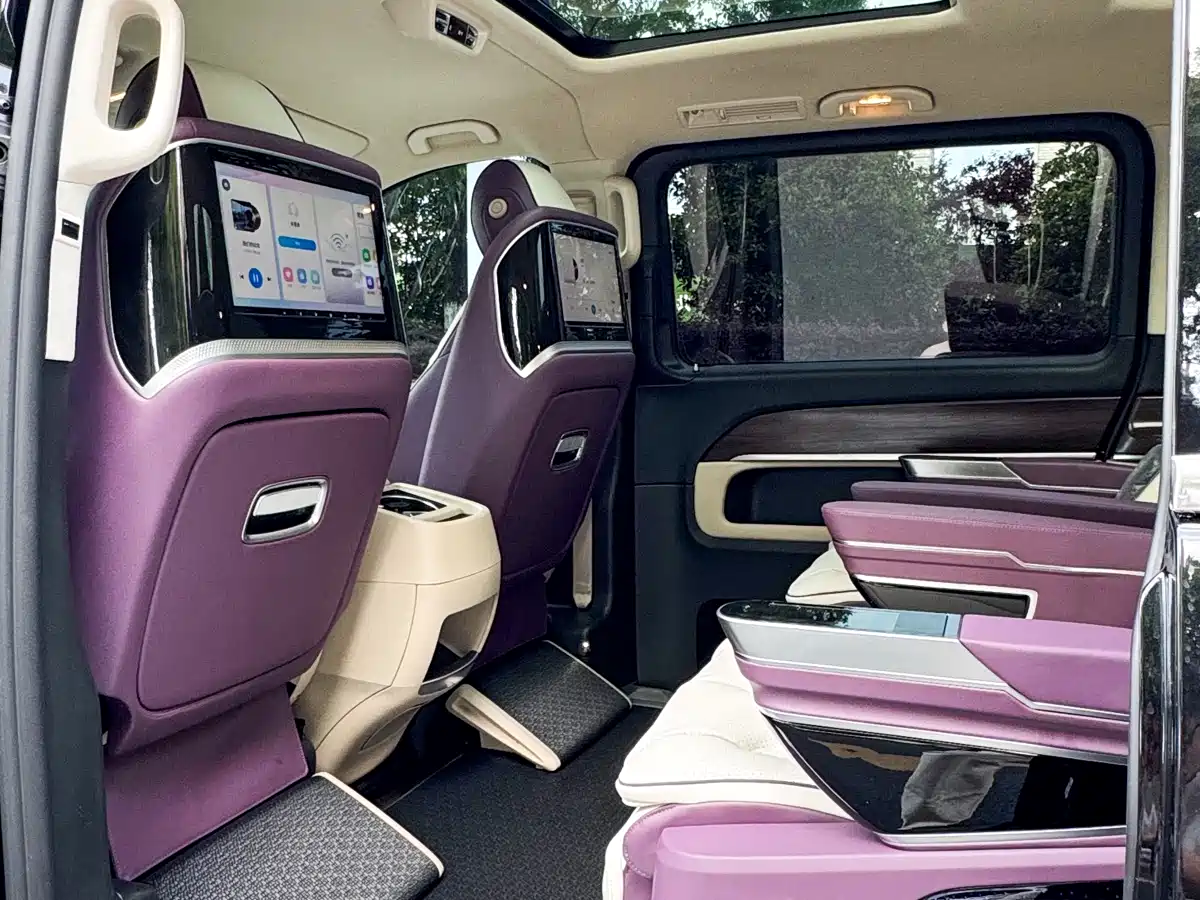 Mercedes-Benz V-Class 2022 V 260 Pilot Edition фото 8
