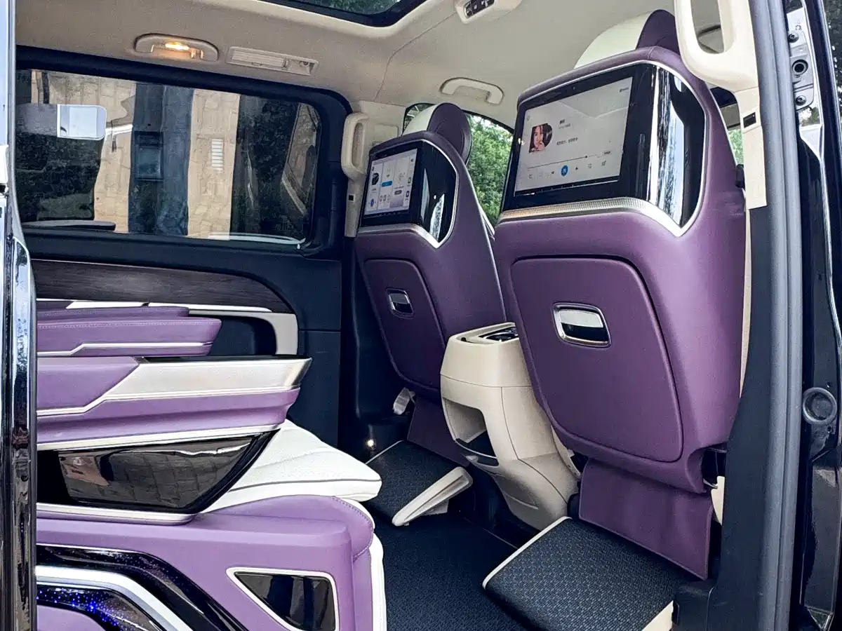 Mercedes-Benz V-Class 2022 V 260 Pilot Edition фото 20