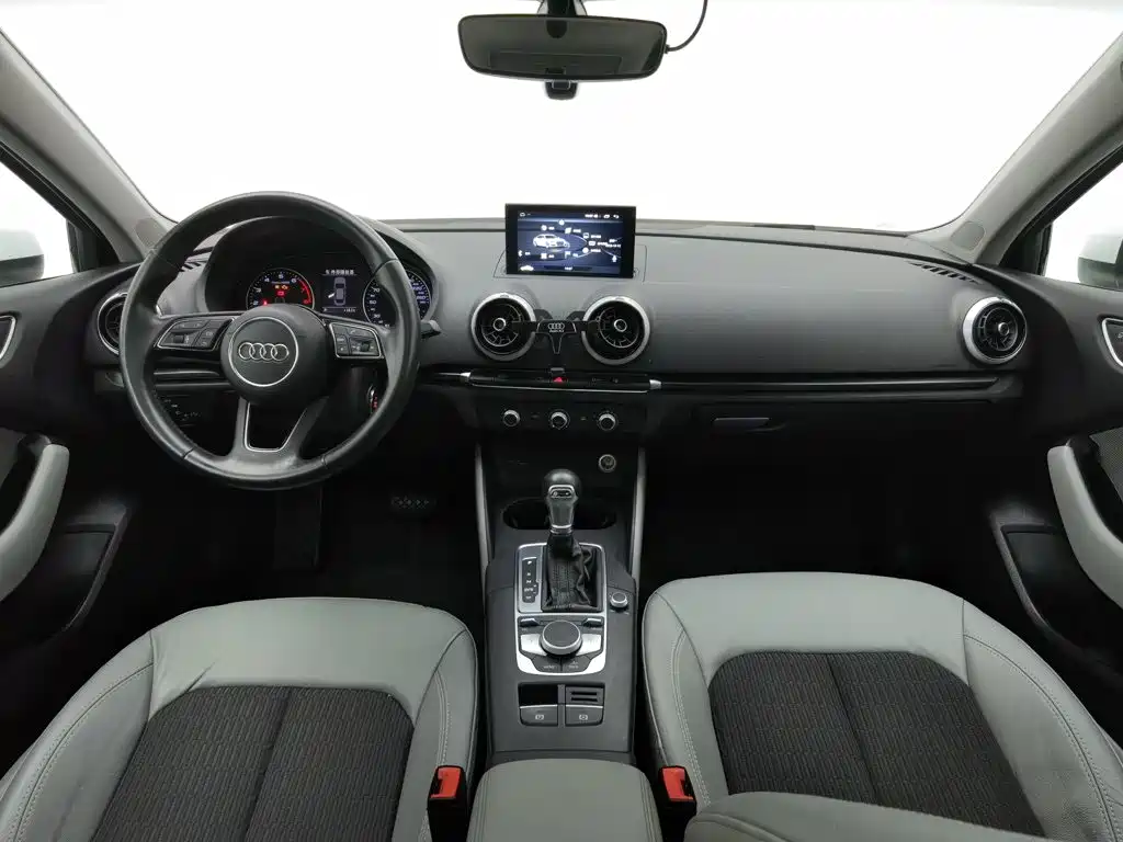 Фото 5 - Audi A3