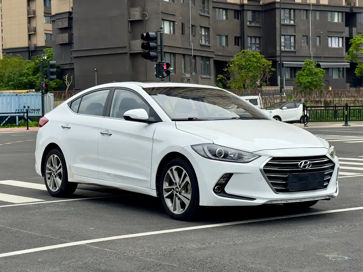 Hyundai Elantra 2016 Model 1.6L Automatic Smart Elite фото 3