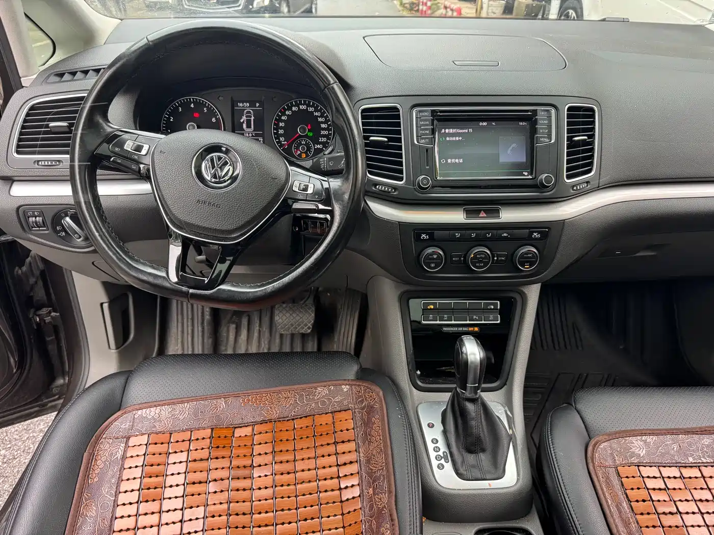 Volkswagen Sharan 2016 380TSI Comfort 7-seater фото 9