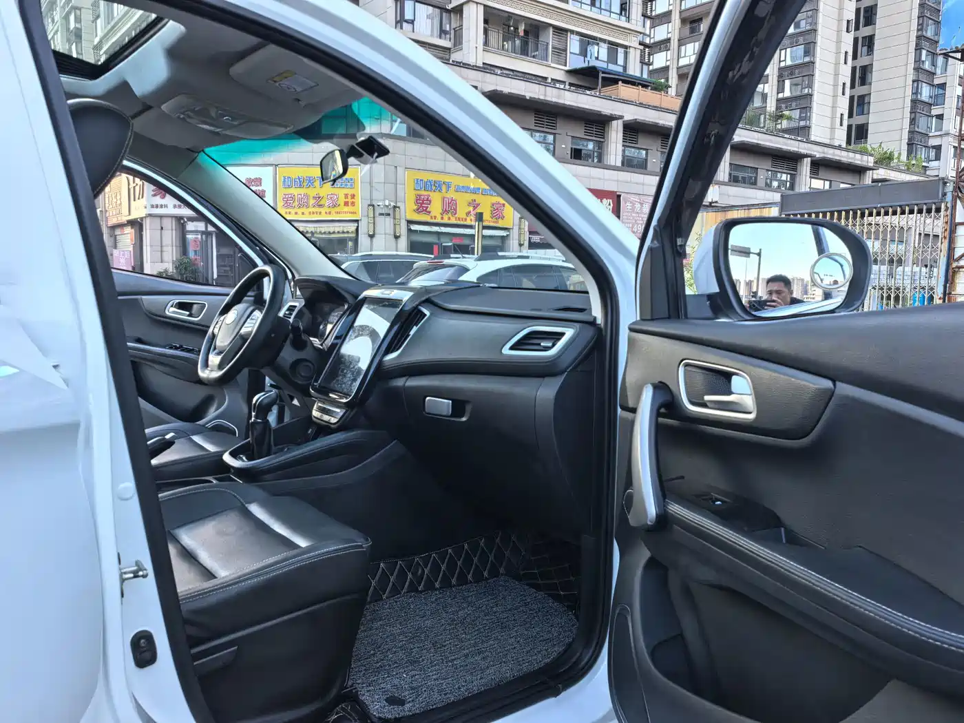 SWM Motor SWM X7 2017 2016 1.5T Manual Luxury 7-Seater