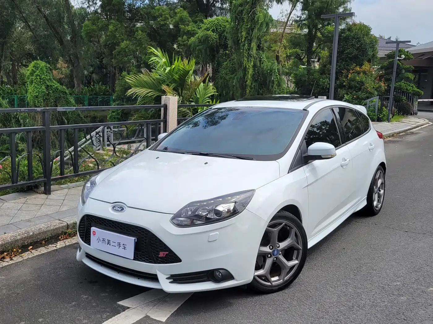 Ford Focus (Import) 2014 2013 2.0T ST Standard Edition