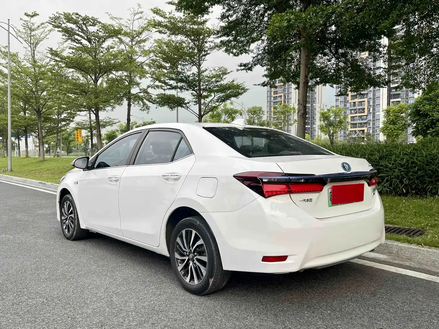 Toyota Corolla Twin Engine E+ 2022 2019 1.8L E-CVT Leading Edition