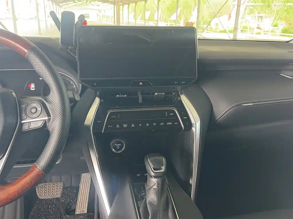 Toyota Lingfang HARRIER 2023 Hybrid 2.5L CVT 4WD Premium Edition фото 8