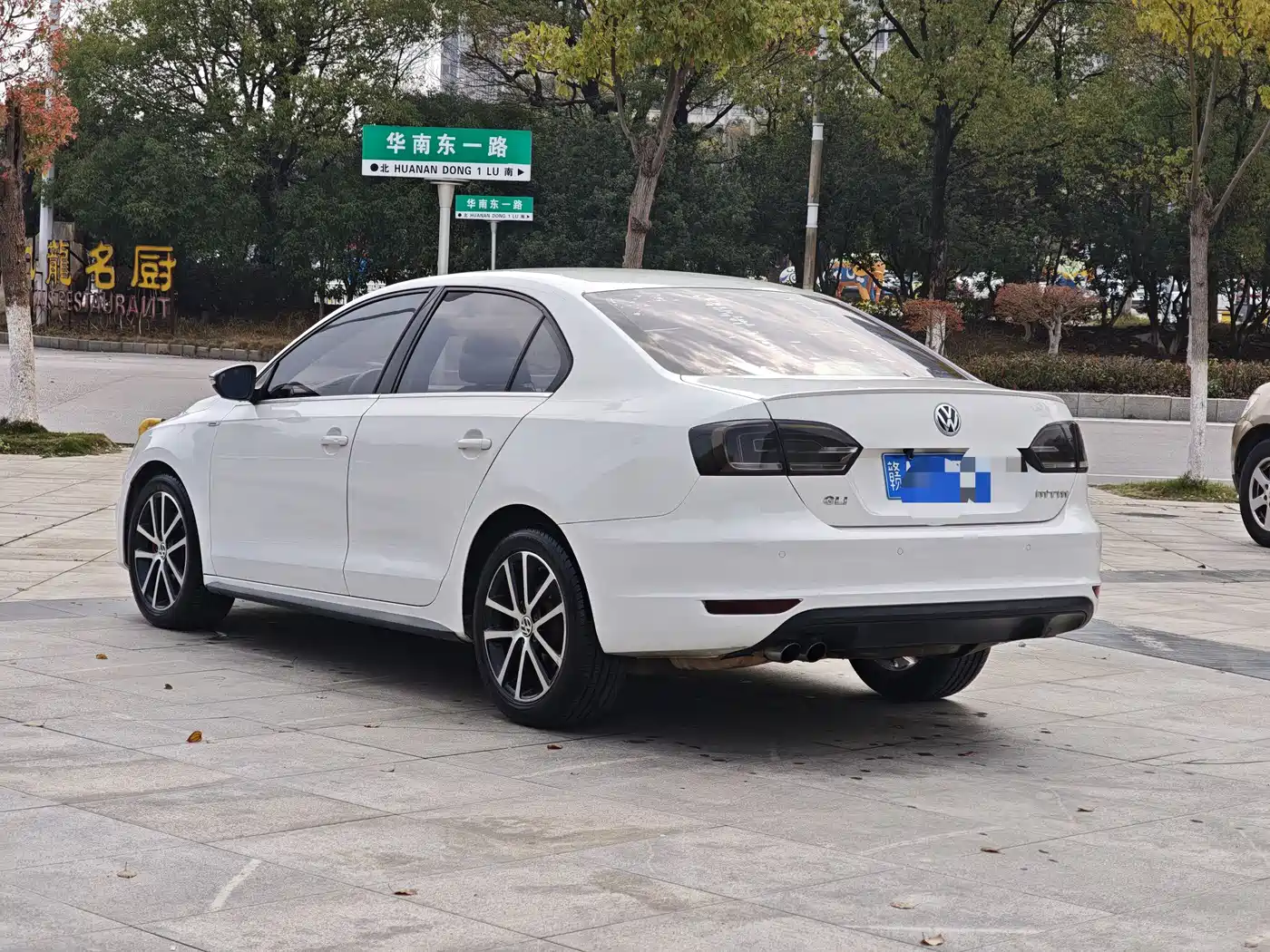 Volkswagen Sagitar 2013 2.0TSI GLI фото 13