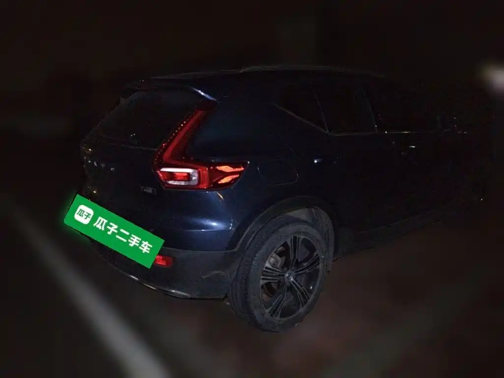 Фото 5 - Volvo XC40