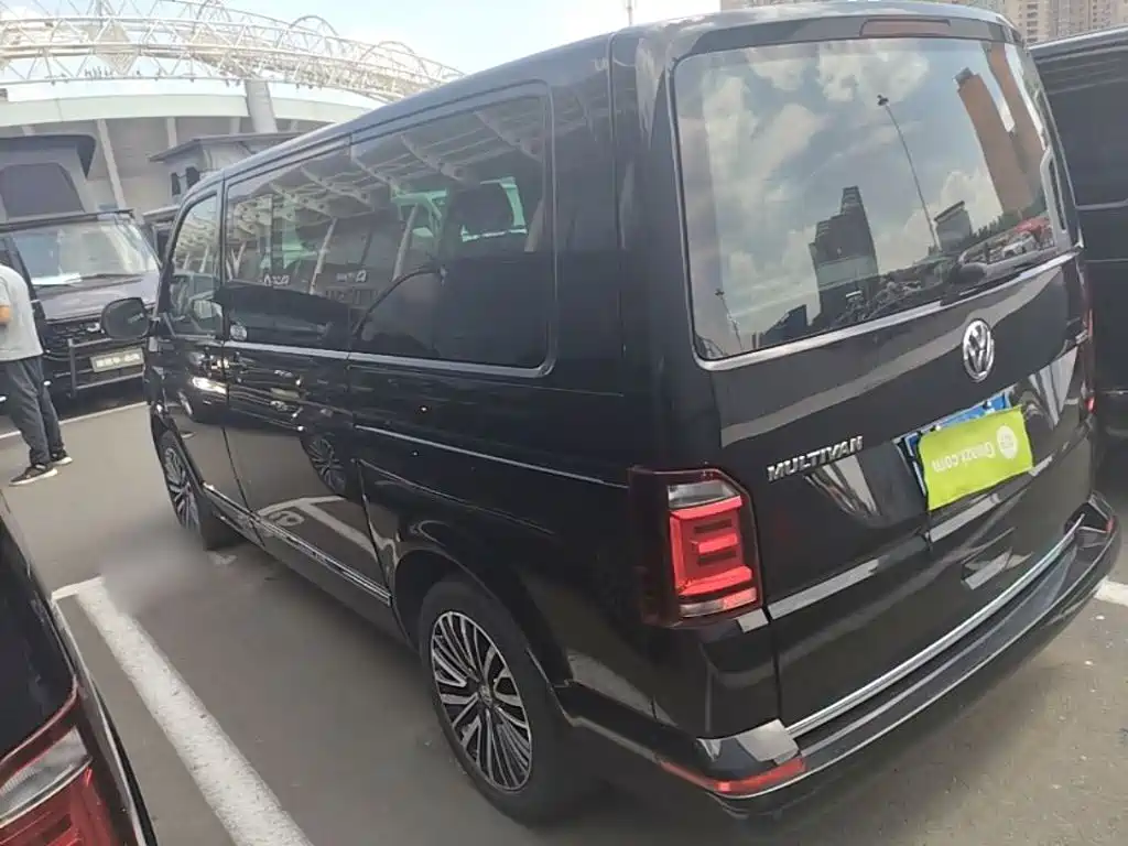 Volkswagen Multivan 2018 2018 2.0TSI 4WD Premium Edition 7-Seater