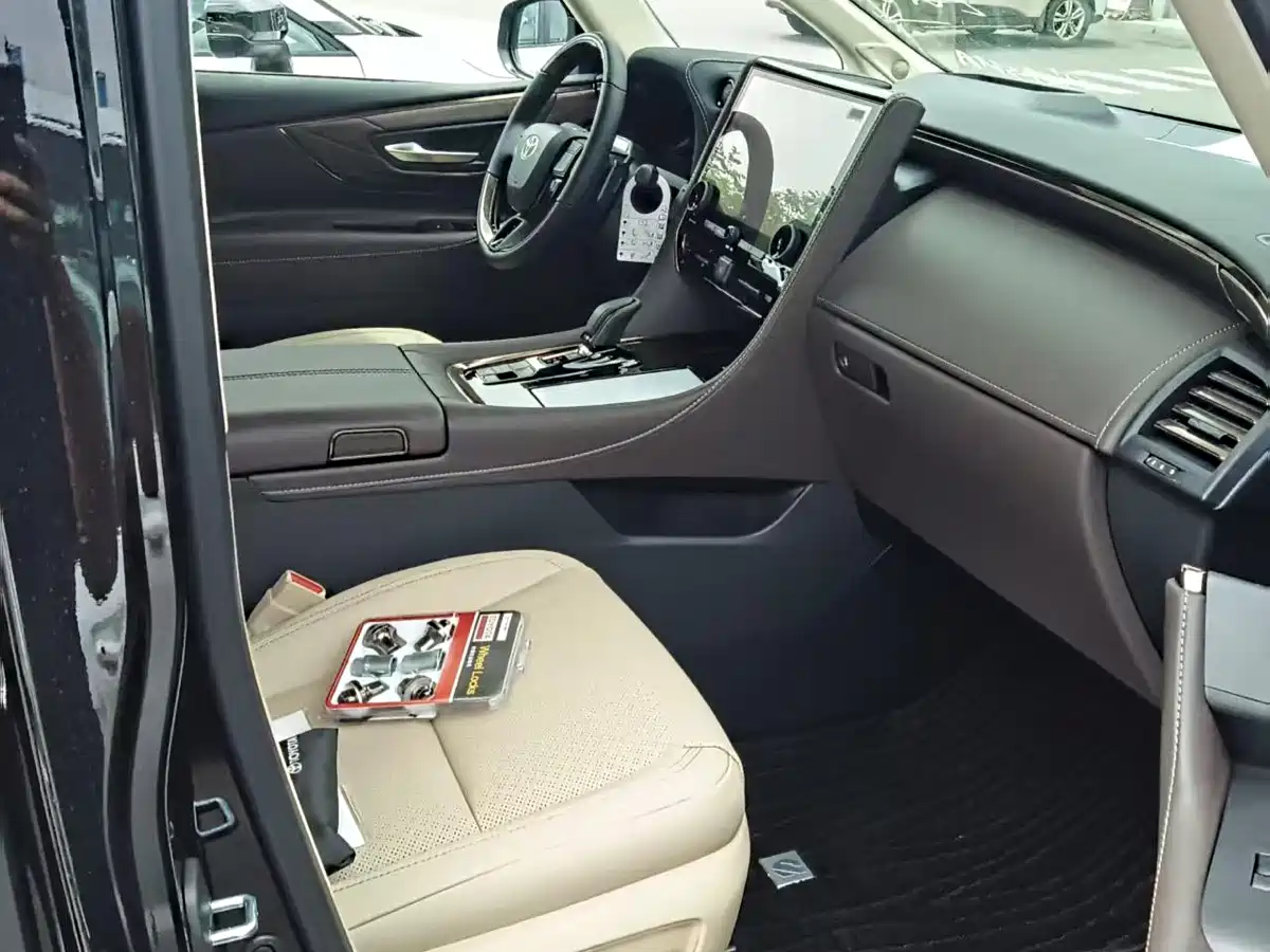 Toyota Alphard 2024 Hybrid 2.5L Prestige Edition фото 16
