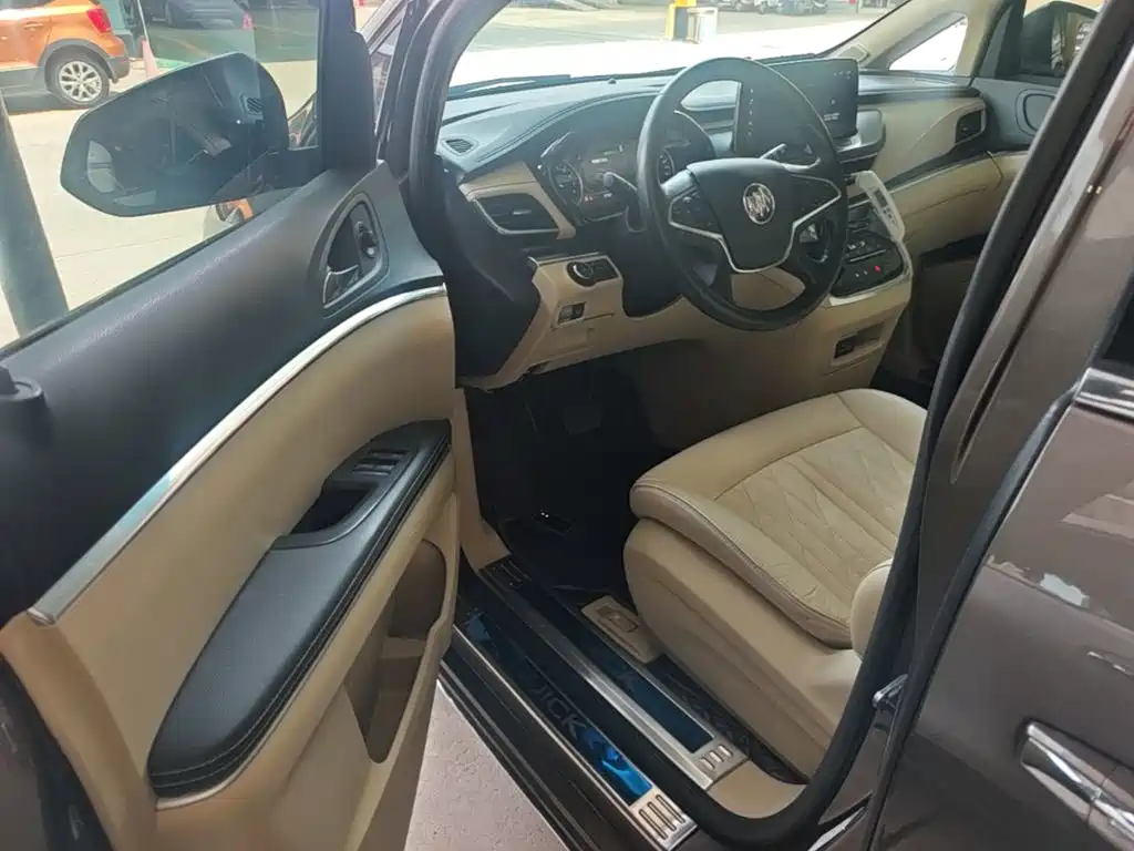 BUICK GL8