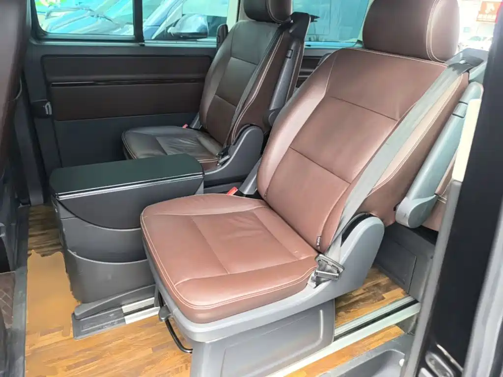 Volkswagen Multivan 2015 2012 2.0TSI 2WD Luxury Edition