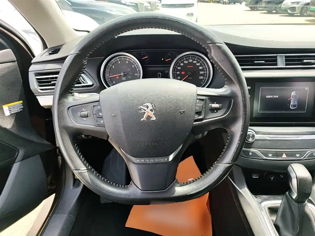 Peugeot 408 2016 1.6T Automatic Luxury Edition фото 11