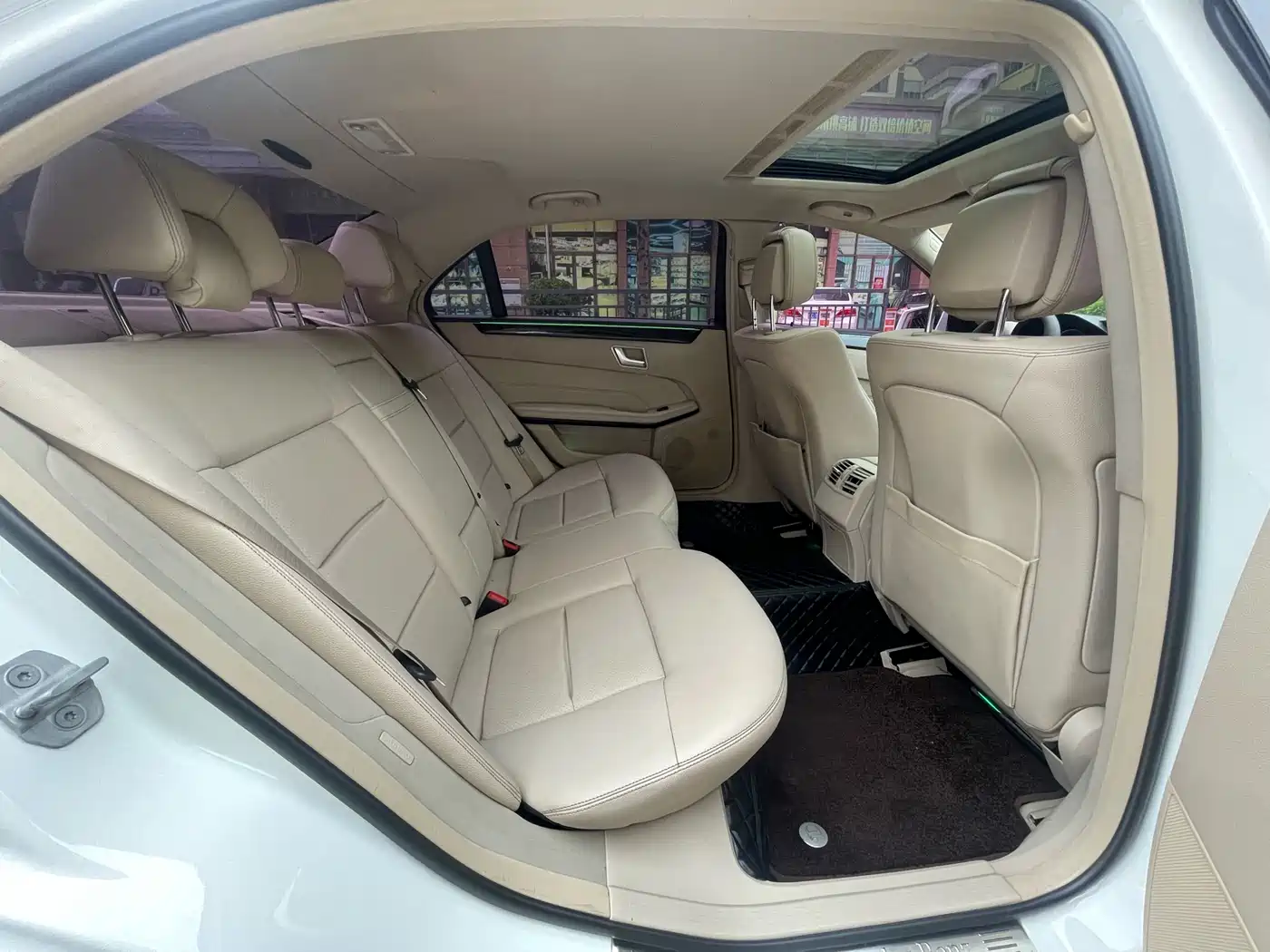 Mercedes-Benz E-Class 2014 E 260 L Sport фото 19