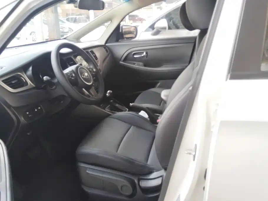Kia Carens 2016 2013 2.0L 7-seat Auto Standard (China V)