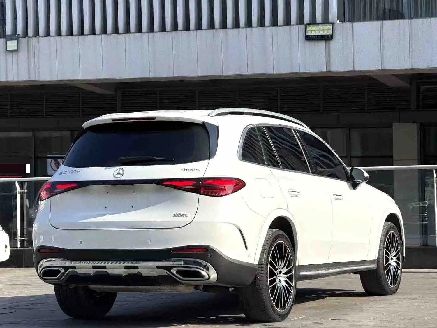 Фото 14 - Mercedes-Benz GLC