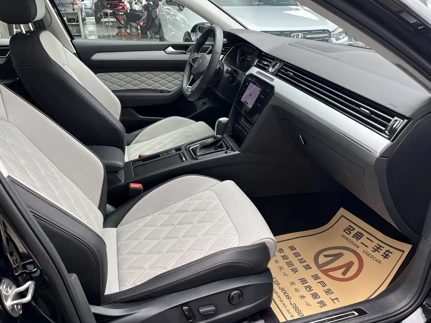Volkswagen Magotan 2023 Model 2 Million Commemorative Edition 330TSI DSG Luxury фото 13