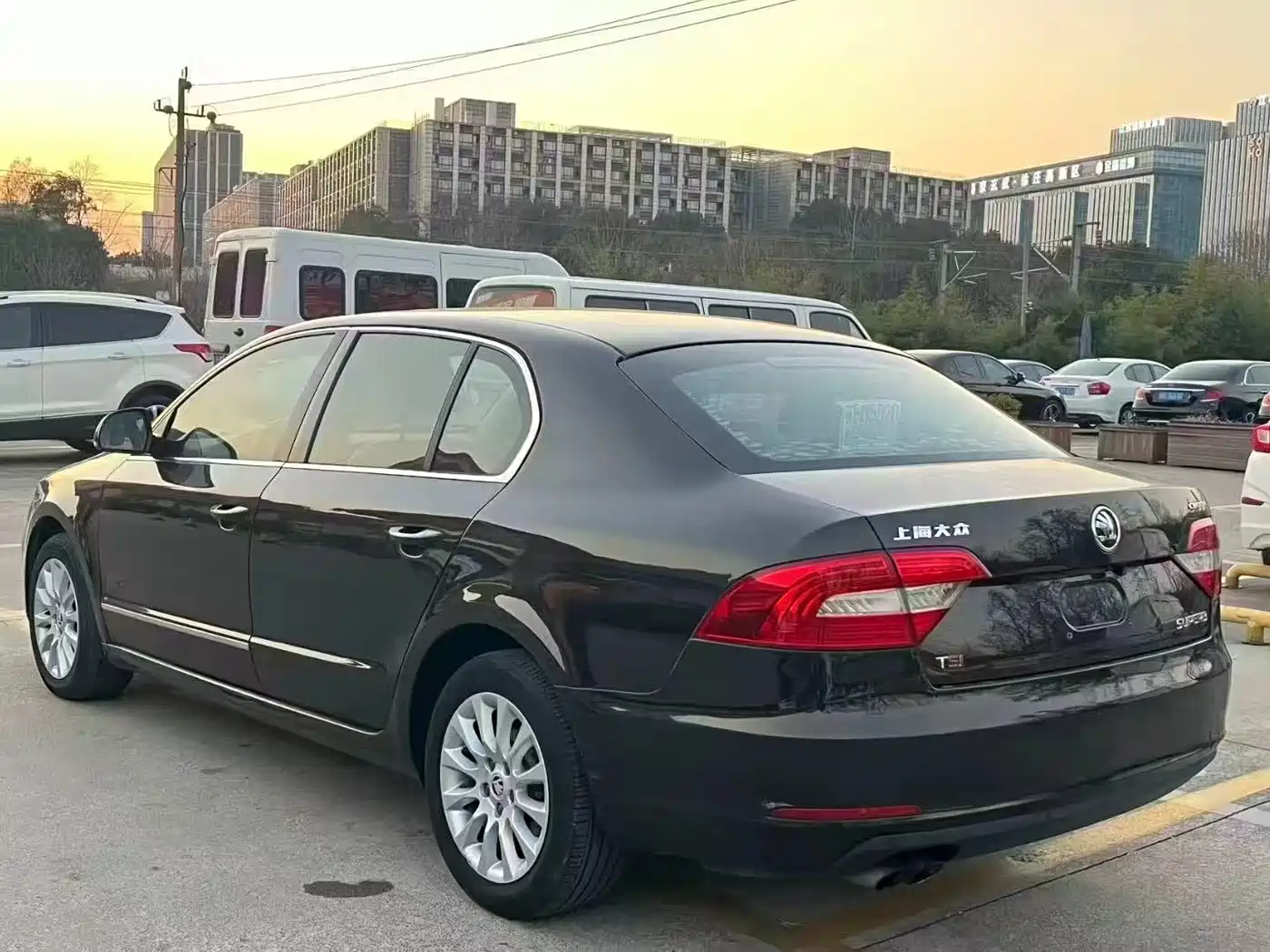 Škoda Superb 2013 1.8TSI Automatic Elite Edition фото 9